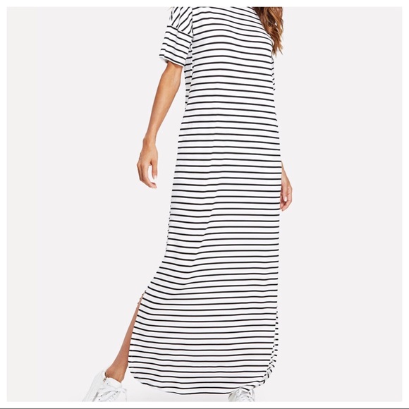 SOLDOUT🌹🌹RESTOCKED🆕Striped Maxi Dress W Pockets - Picture 2 of 8